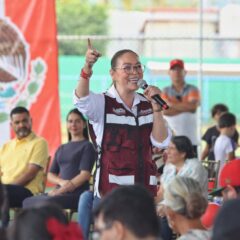 Vero Díaz habla ante simpatizantes durante asamblea en Apozol